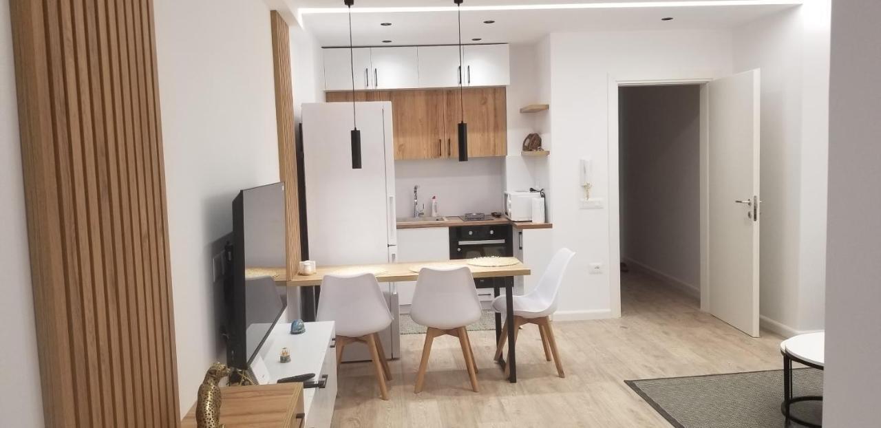 White Apartment Tiranë Ngoại thất bức ảnh