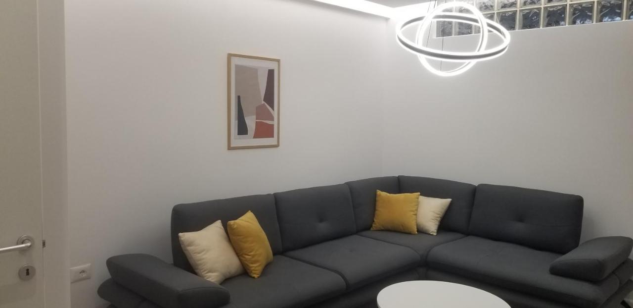 White Apartment Tiranë Ngoại thất bức ảnh